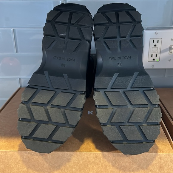 INUIKII TREKKING BOOT 
Brand new with tags and box! - Picture 2 of 5